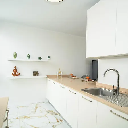 Villa Charming 3-br With Pool, En-suite Bathrooms & Parking, Amarilla Golf San Miguel de Abona