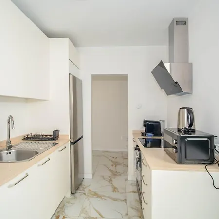 Charming 3-br With Pool, En-suite Bathrooms & Parking, Amarilla Golf San Miguel de Abona