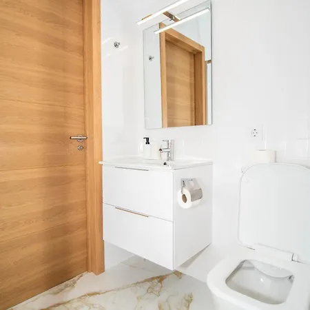 Villa Charming 3-br With Pool, En-suite Bathrooms & Parking, Amarilla Golf *