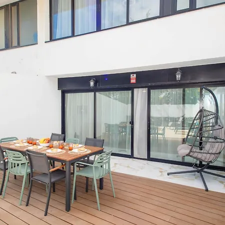 Charming 3-br With Pool, En-suite Bathrooms & Parking, Amarilla Golf Villa San Miguel de Abona