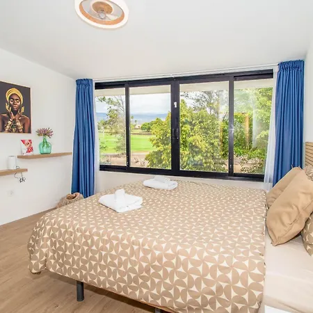 Charming 3-br With Pool, En-suite Bathrooms & Parking, Amarilla Golf Villa San Miguel de Abona