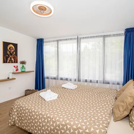 Charming 3-br With Pool, En-suite Bathrooms & Parking, Amarilla Golf San Miguel de Abona