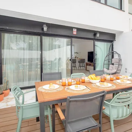 Charming 3-br With Pool, En-suite Bathrooms & Parking, Amarilla Golf Villa *