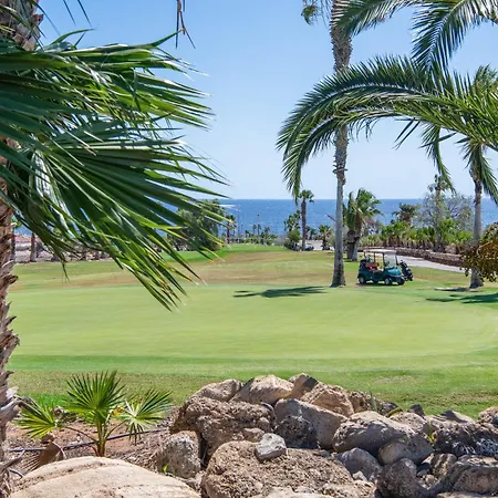 Villa Charming 3-br With Pool, En-suite Bathrooms & Parking, Amarilla Golf